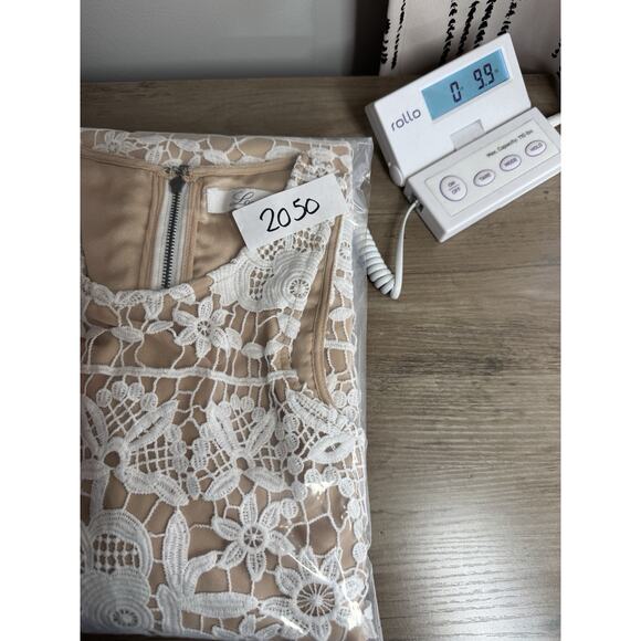 Lovers and Friends Caspian Chunky Lace Shift Dress S White Tan Nude Coquette - Picture 16 of 16